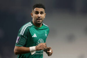 هل يصبح رياض محرز ثاني أفضل هدافي الأهلي في آسيا؟