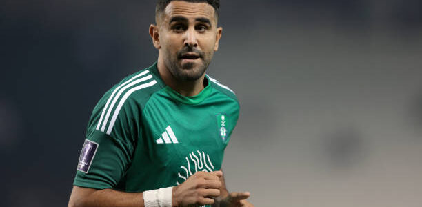 هل يصبح رياض محرز ثاني أفضل هدافي الأهلي في آسيا؟